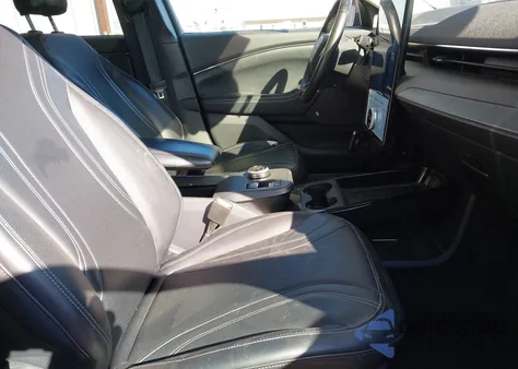 2022 Ford Mustang Mach-E Premium z USA, uszkodzony, nr VIN 3FMTK3SS8NMA37708